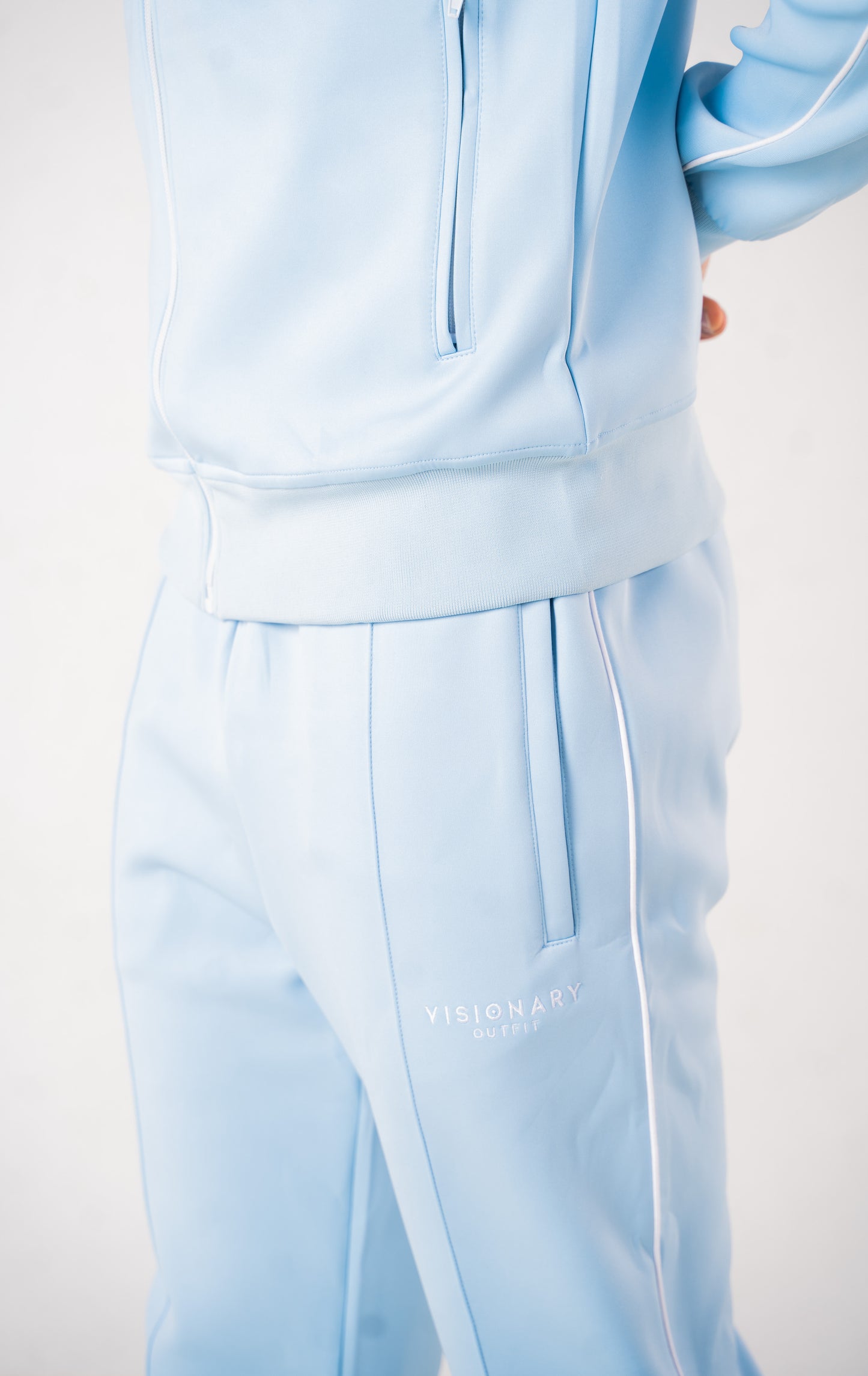 VISIONARY OUTFIT MAJESTIC BABY BLUE